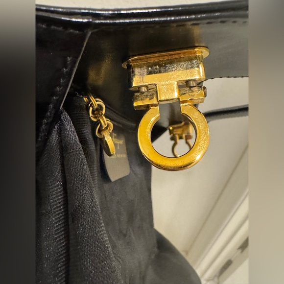 Ferragamo Gancini Wanda with crossbody strap vintage - Picture 11 of 17